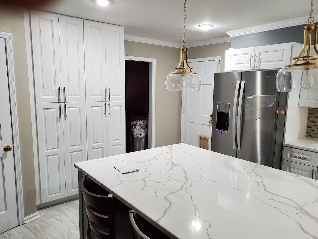 Shaker Grey Island and Tahoe White Kitchen with Satin Nickel Handles