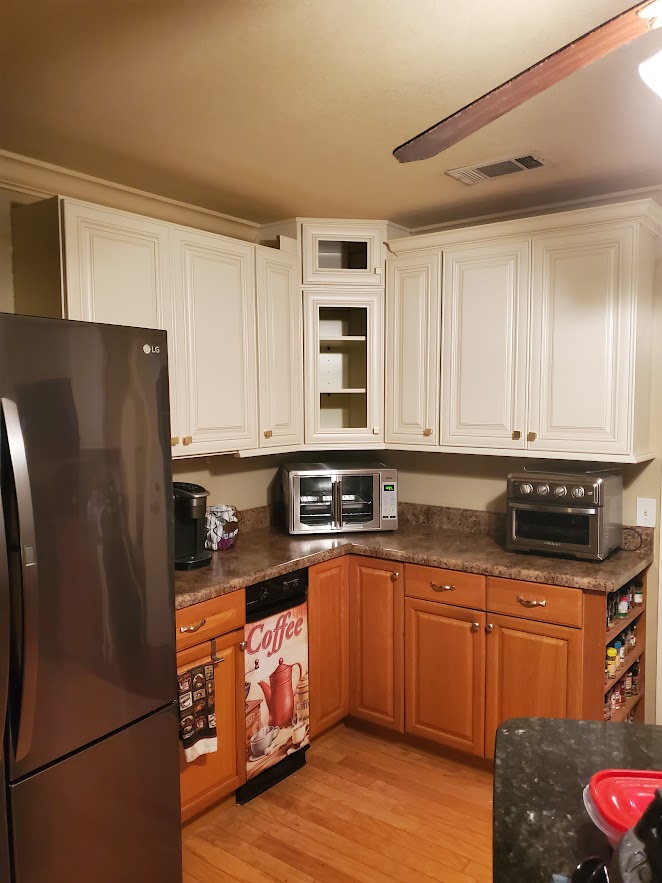 Charleston Antique White Kitchen with  Glass Doors