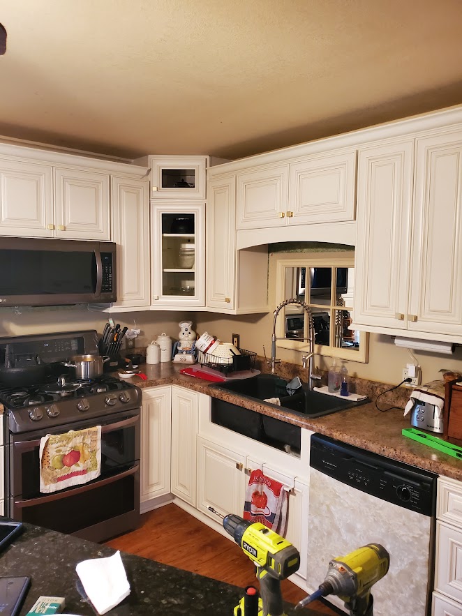 Charleston White Kitchen with Island and Glass Doors