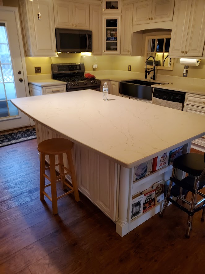 Charleston Antique White Kitchen with Island and Glass Doors Farmers Sink