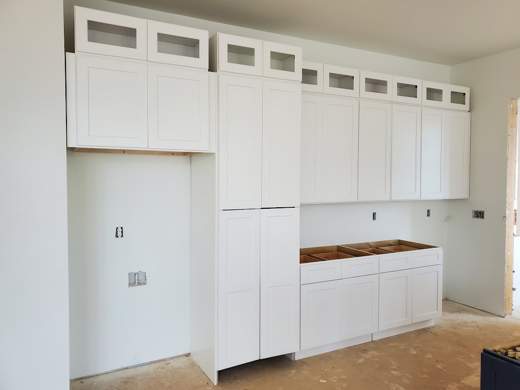 Shaker White with Walk Thru Pantry